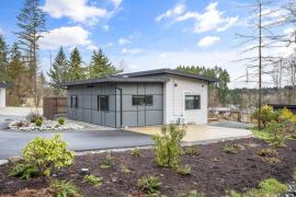2571 Steve Ellis Rd, Nanaimo - 2bd, 2bth Guest House